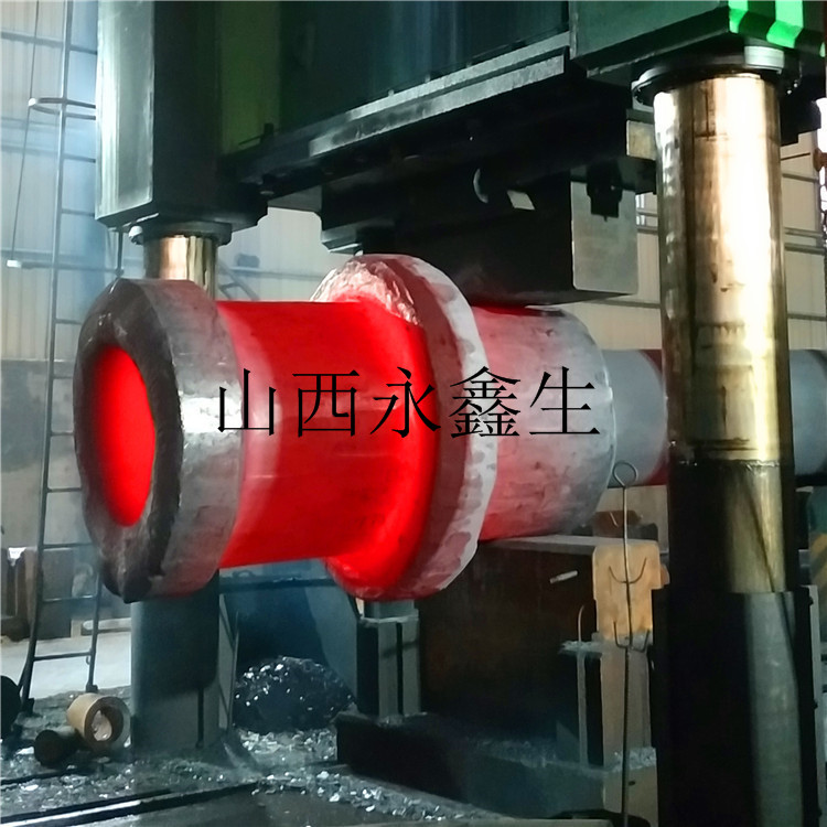 超大型水輪機(jī)孔空心主軸鍛件鍛造工藝